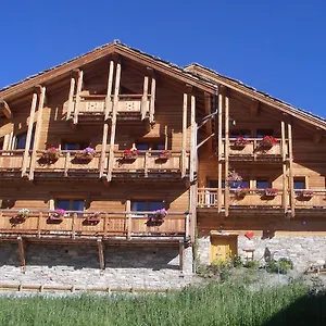 https://chalet-le-pot-de-miel.fr-provencehotel.com